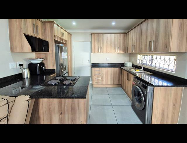 3 BEDROOM HOUSE FOR SALE IN FAIRVIEW